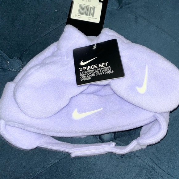 Nike infant trapper hat and mittens. Lavender - Picture 4 of 4